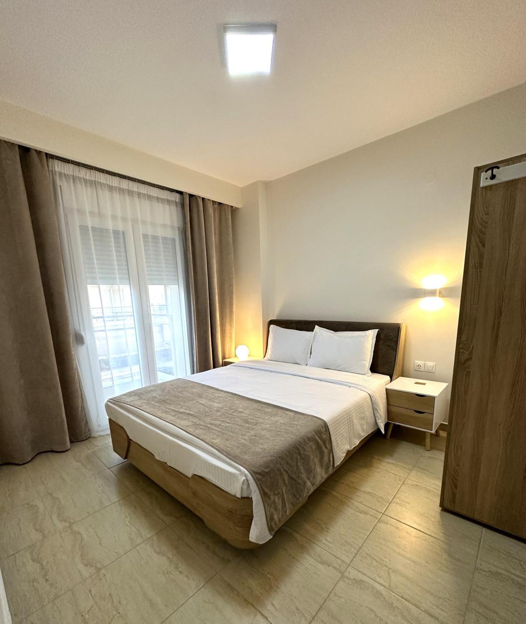 Navarino Luxe Suites Peraia (Thessaloniki) Exterior foto