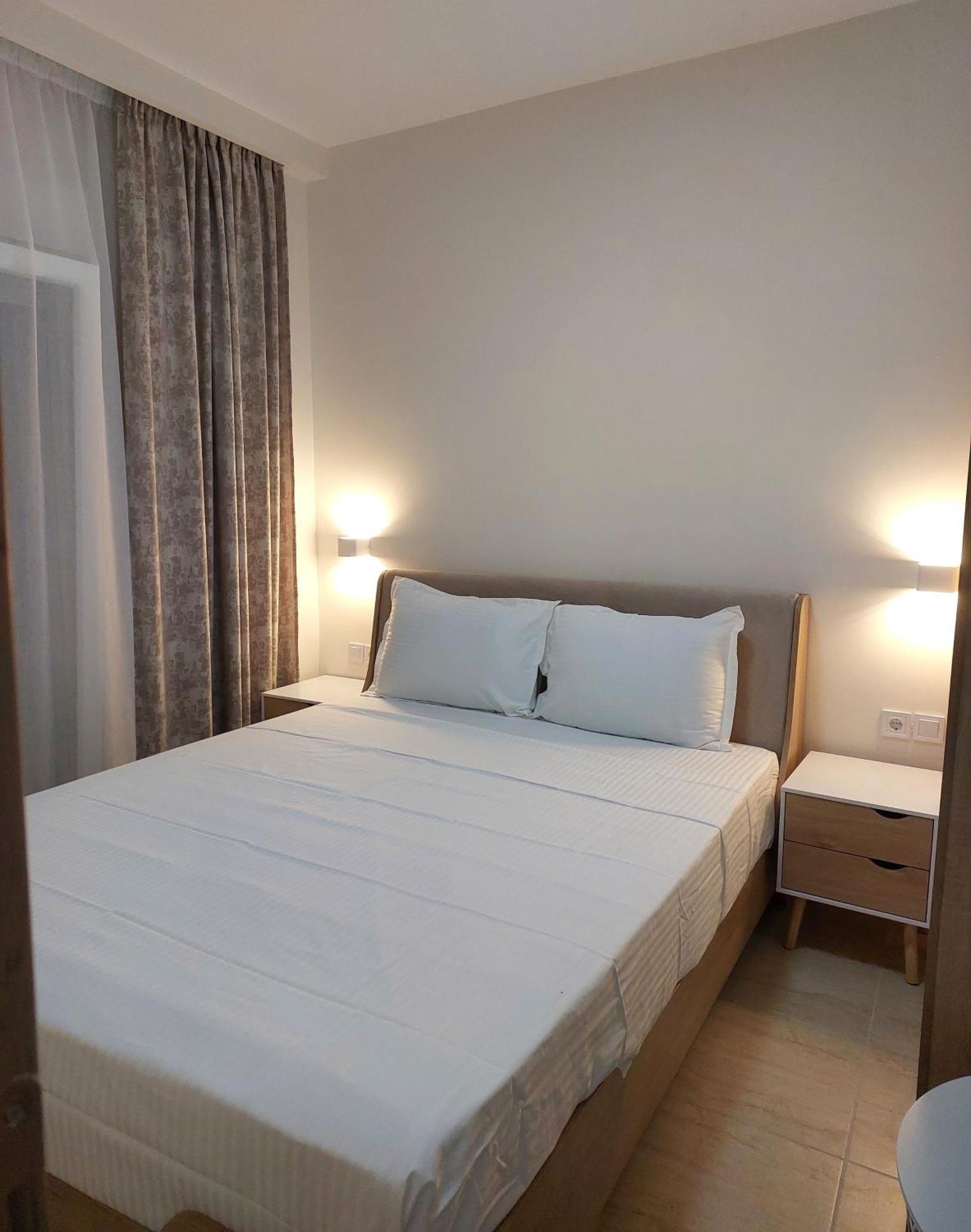 Navarino Luxe Suites Peraia (Thessaloniki) Exterior foto