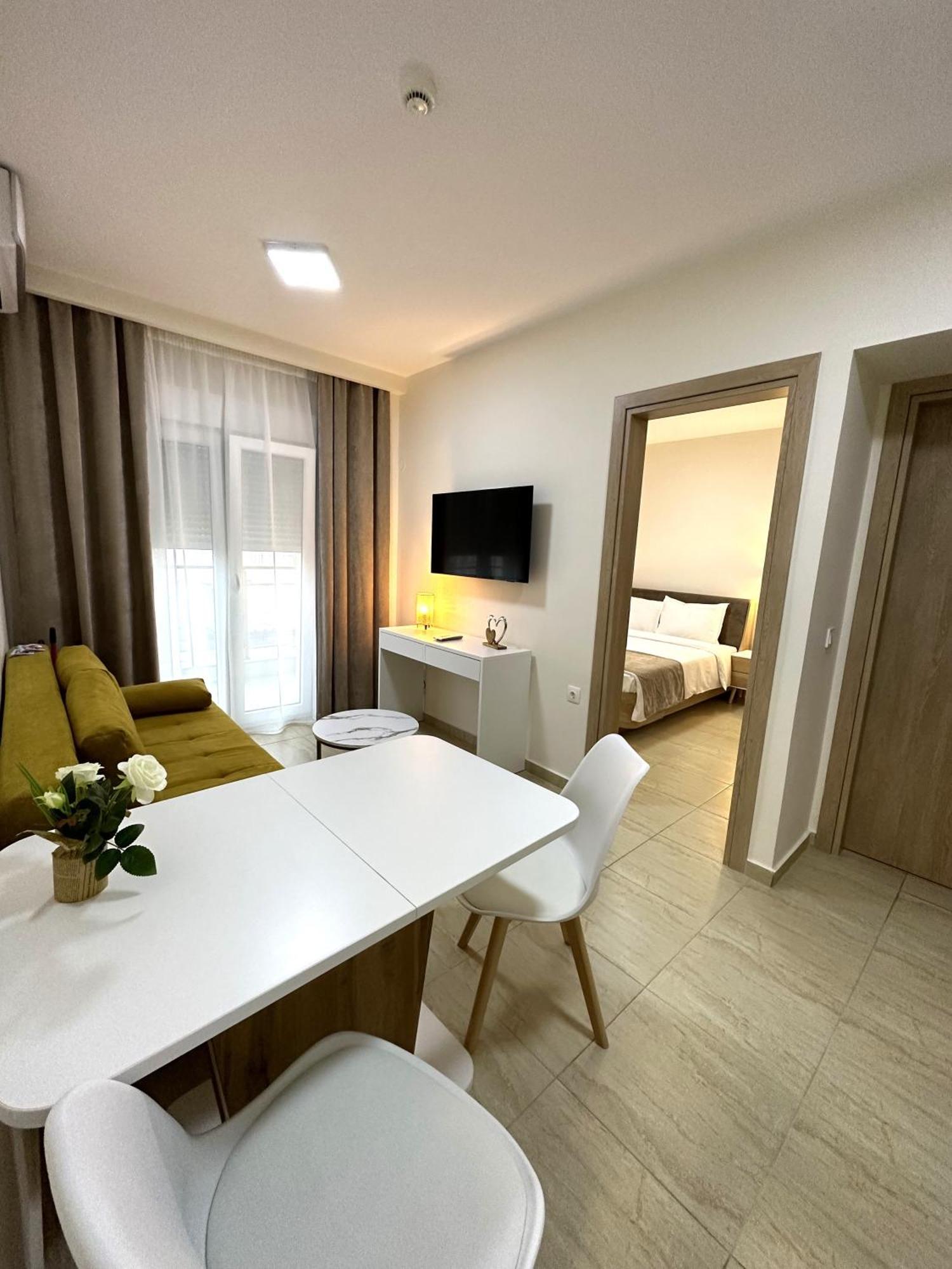 Navarino Luxe Suites Peraia (Thessaloniki) Exterior foto