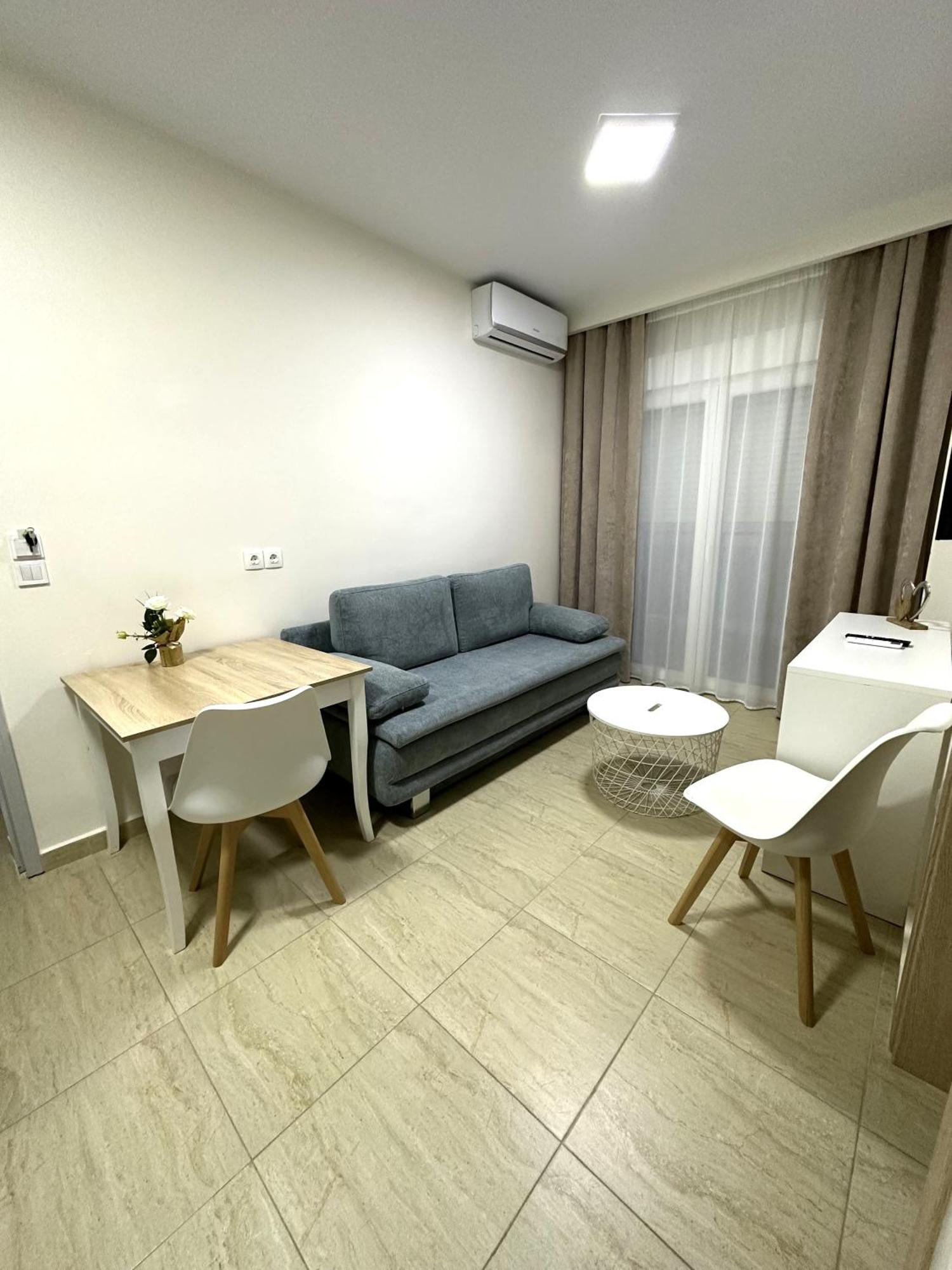 Navarino Luxe Suites Peraia (Thessaloniki) Exterior foto