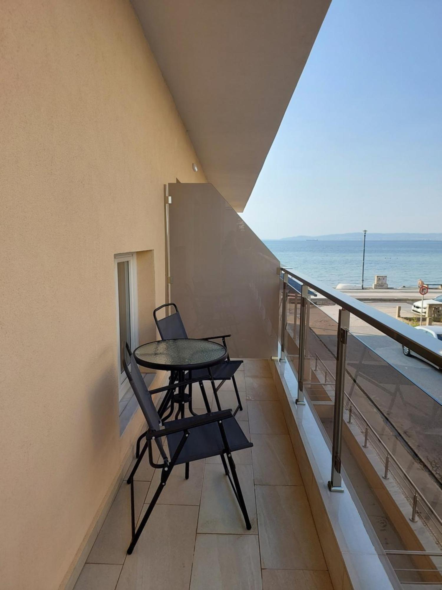Navarino Luxe Suites Peraia (Thessaloniki) Exterior foto