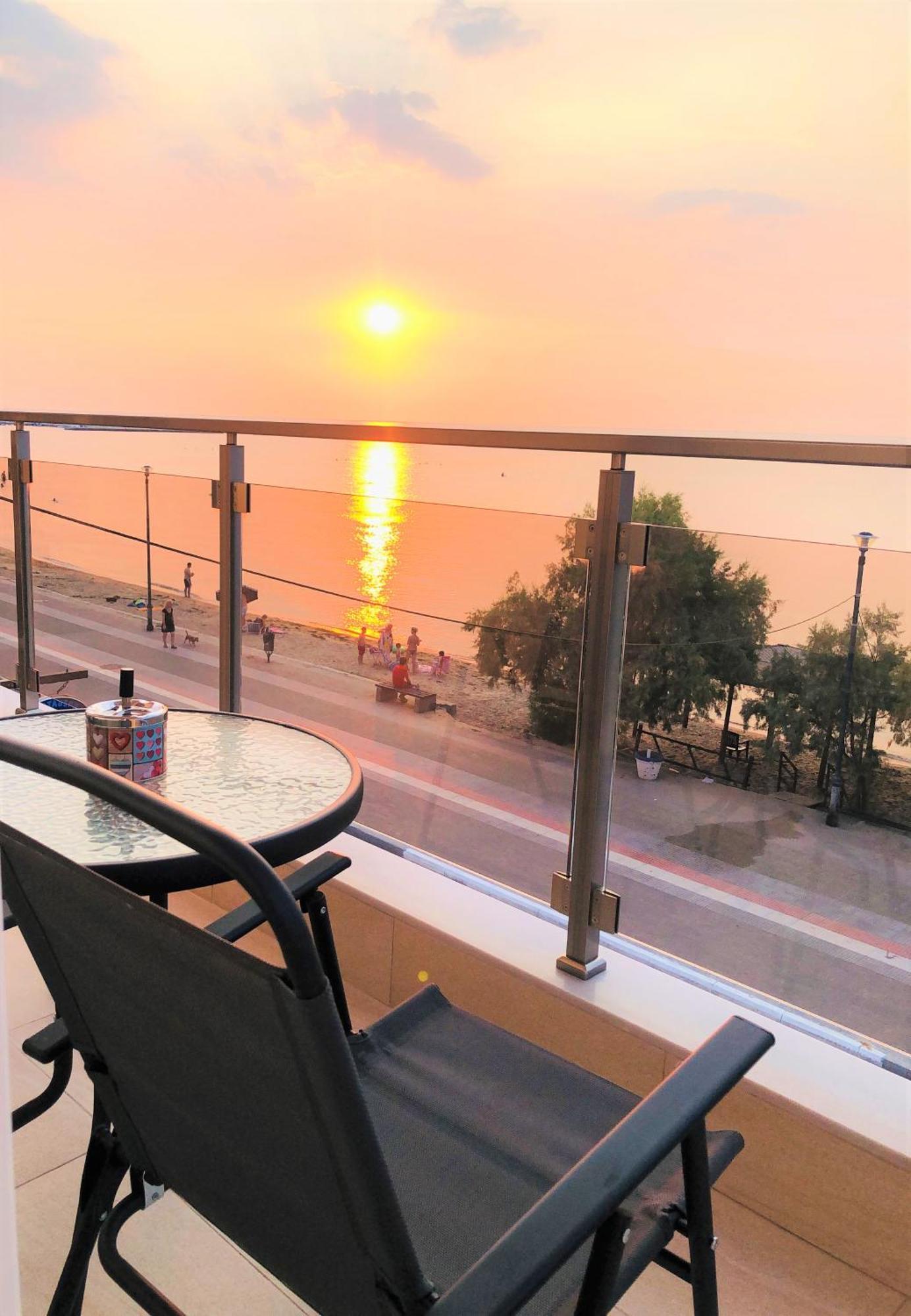 Navarino Luxe Suites Peraia (Thessaloniki) Exterior foto