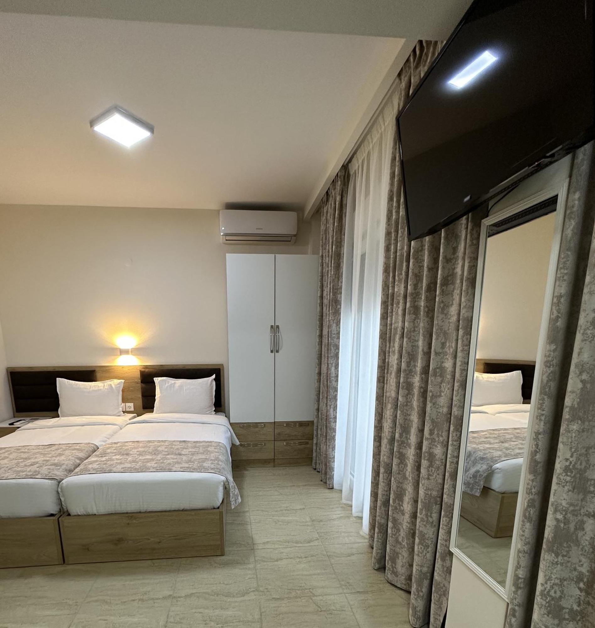 Navarino Luxe Suites Peraia (Thessaloniki) Exterior foto