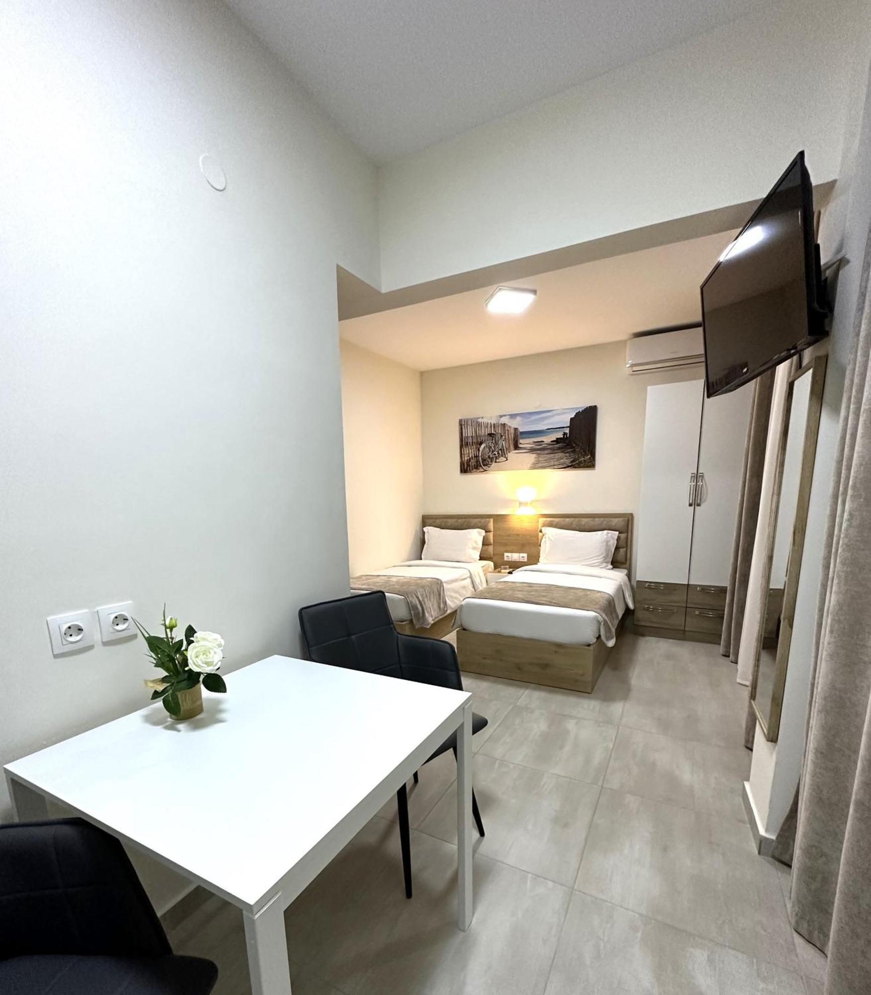 Navarino Luxe Suites Peraia (Thessaloniki) Exterior foto
