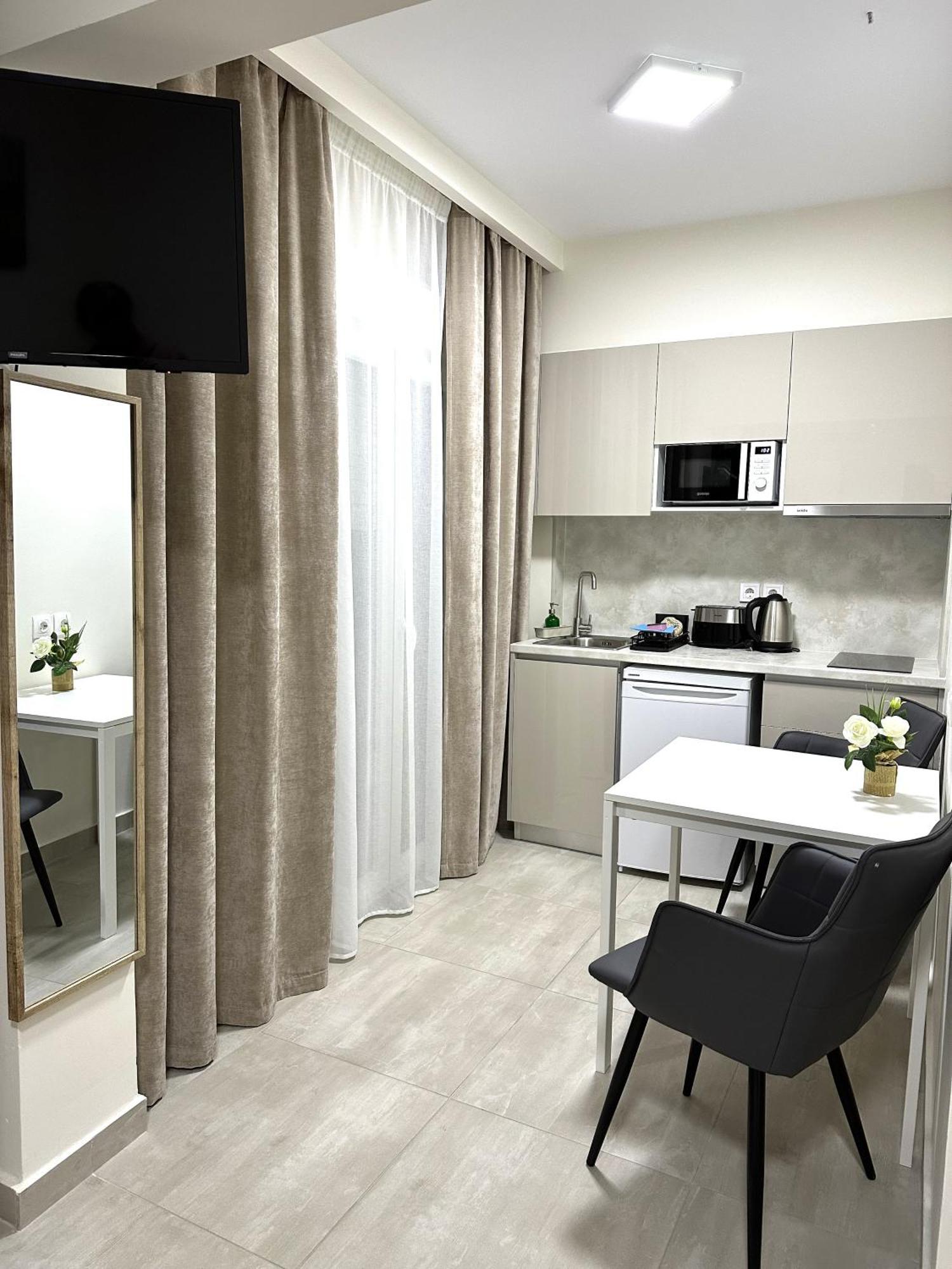 Navarino Luxe Suites Peraia (Thessaloniki) Exterior foto