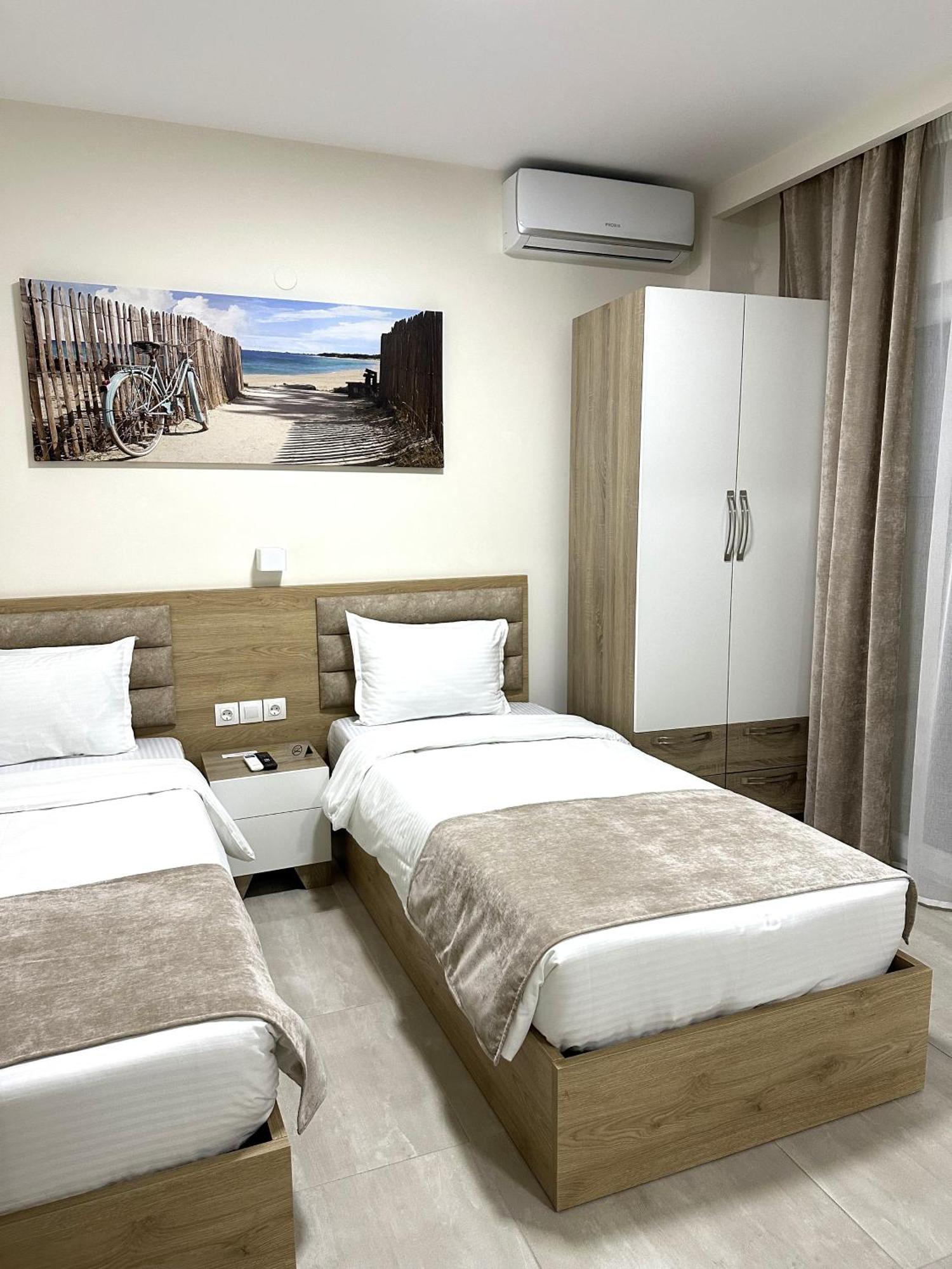 Navarino Luxe Suites Peraia (Thessaloniki) Exterior foto