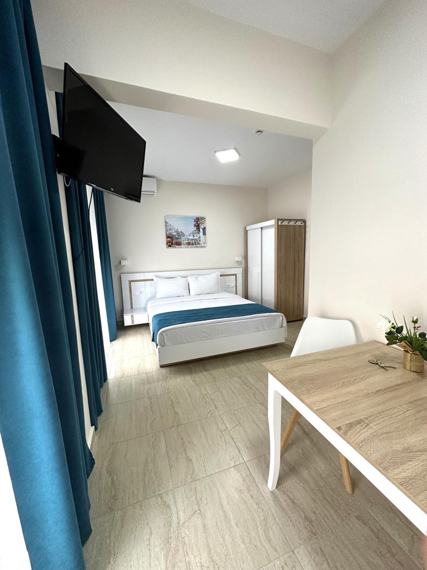 Navarino Luxe Suites Peraia (Thessaloniki) Exterior foto